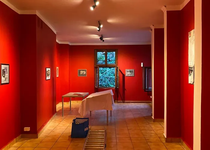 אכסניה Art Space