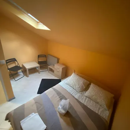 Art Space Hostel *