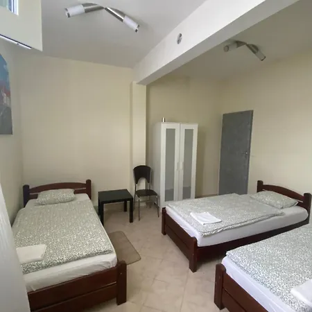 Art Space Hostal *