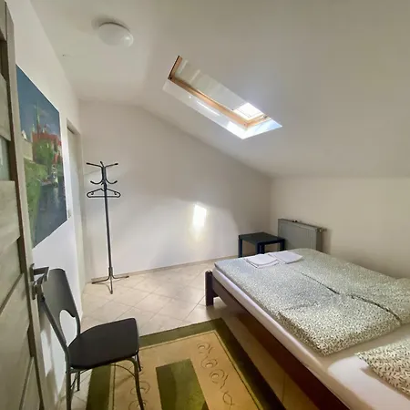 Art Space Hostal *